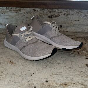Women’s new balance shoes